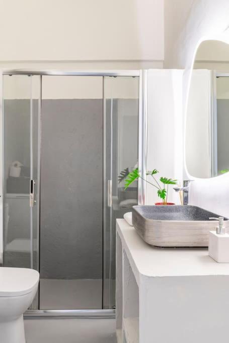 2Bdr Boutique Full Apt In Plaka Афины Экстерьер фото