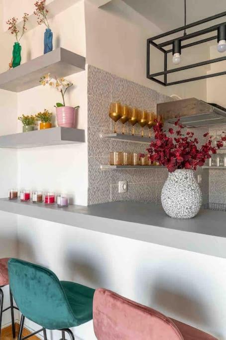 2Bdr Boutique Full Apt In Plaka Афины Экстерьер фото
